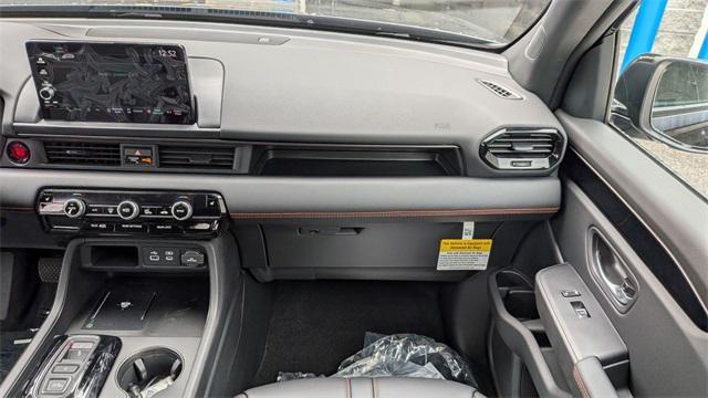 new 2025 Honda Pilot car, priced at $47,833