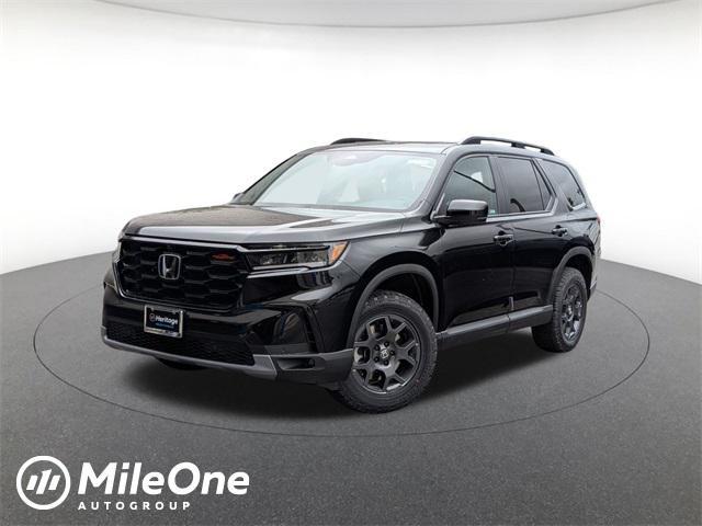 new 2025 Honda Pilot car, priced at $47,833