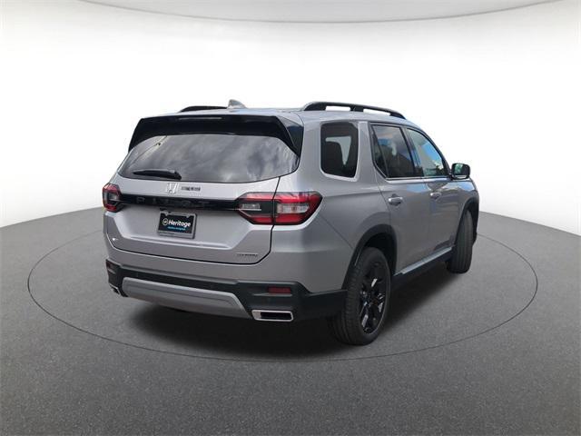 new 2025 Honda Pilot car, priced at $48,739