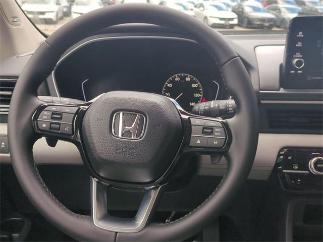 new 2025 Honda Pilot car, priced at $48,739