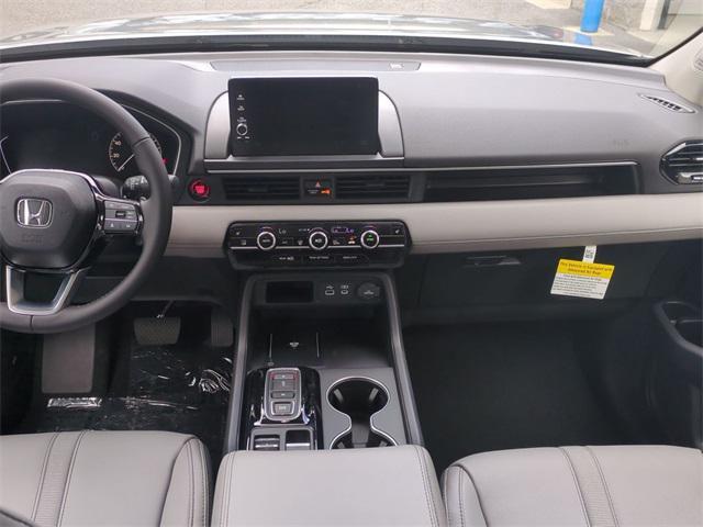 new 2025 Honda Pilot car, priced at $48,739