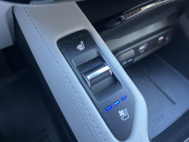 used 2023 Kia Telluride car, priced at $30,800