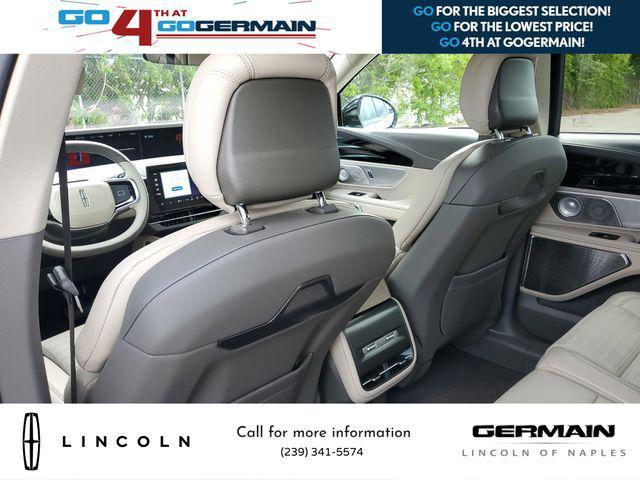 new 2025 Lincoln Nautilus car, priced at $67,660