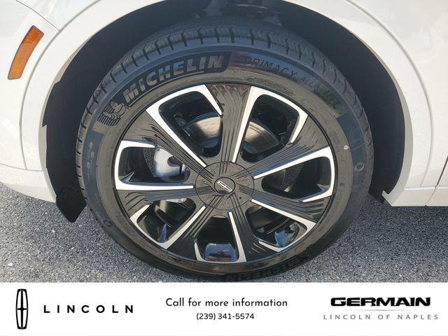 new 2025 Lincoln Nautilus car, priced at $67,660