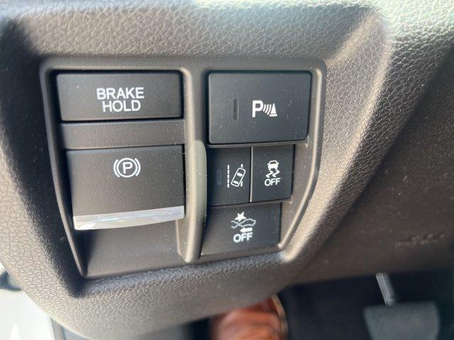 used 2020 Acura MDX car, priced at $27,986