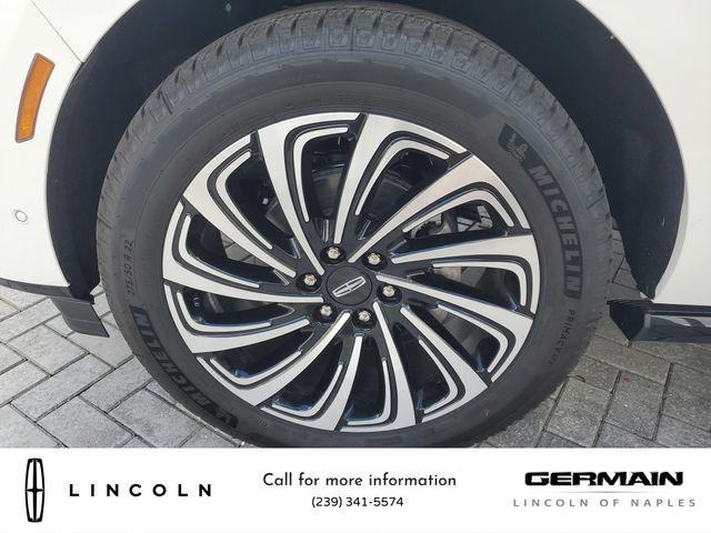 new 2025 Lincoln Navigator car, priced at $119,940