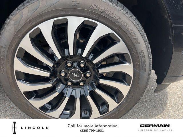 used 2022 Lincoln Navigator car, priced at $73,986
