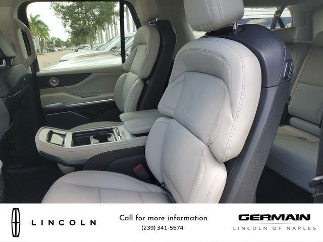 new 2025 Lincoln Navigator car, priced at $108,680