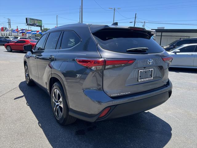 used 2020 Toyota Highlander car, priced at $23,999