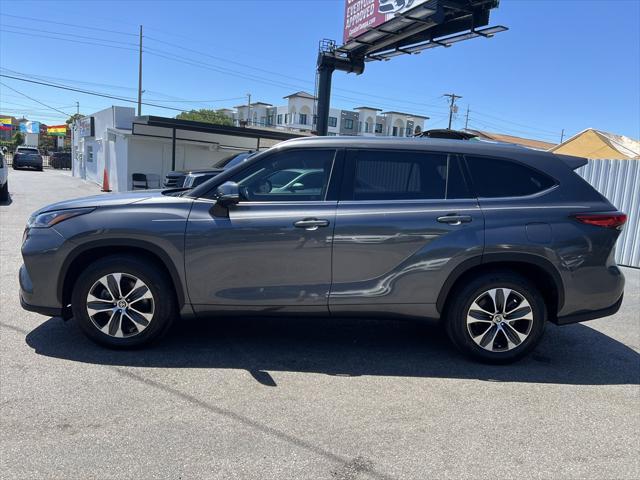 used 2020 Toyota Highlander car, priced at $23,999