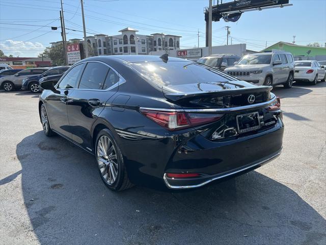 used 2019 Lexus ES 300h car, priced at $24,999