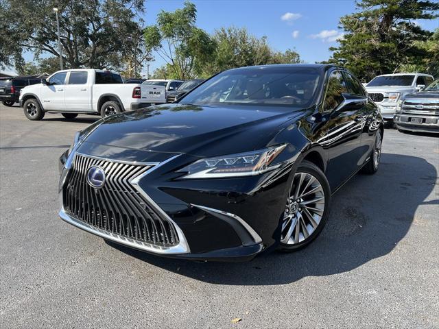 used 2019 Lexus ES 300h car, priced at $24,999