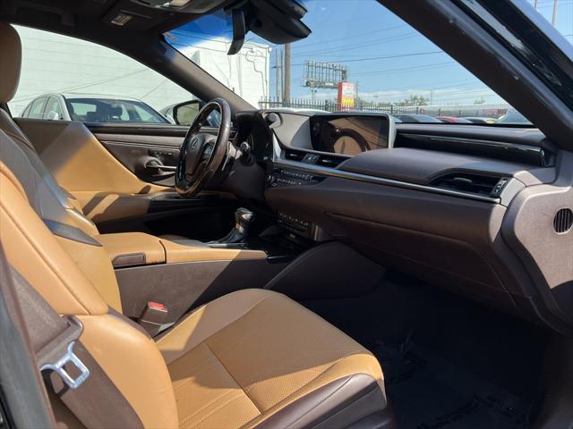 used 2019 Lexus ES 300h car, priced at $24,999