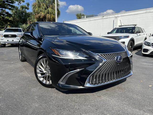 used 2019 Lexus ES 300h car, priced at $24,999