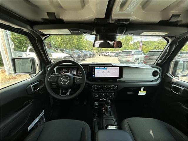 new 2025 Jeep Wrangler car, priced at $46,070