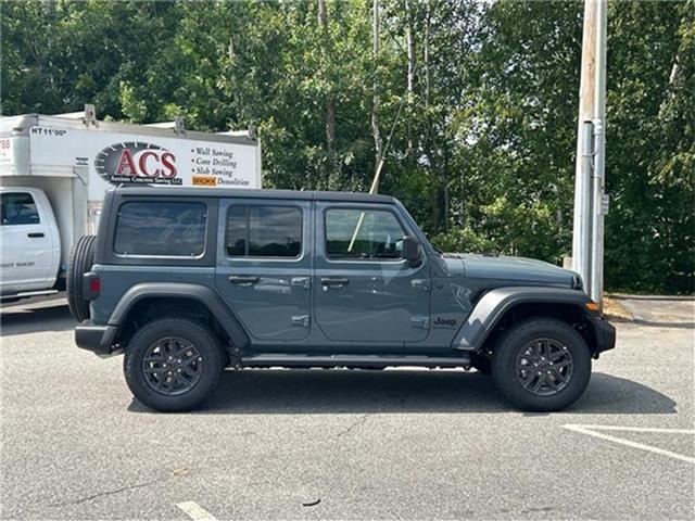 new 2025 Jeep Wrangler car, priced at $46,070