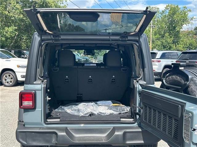 new 2025 Jeep Wrangler car, priced at $46,070