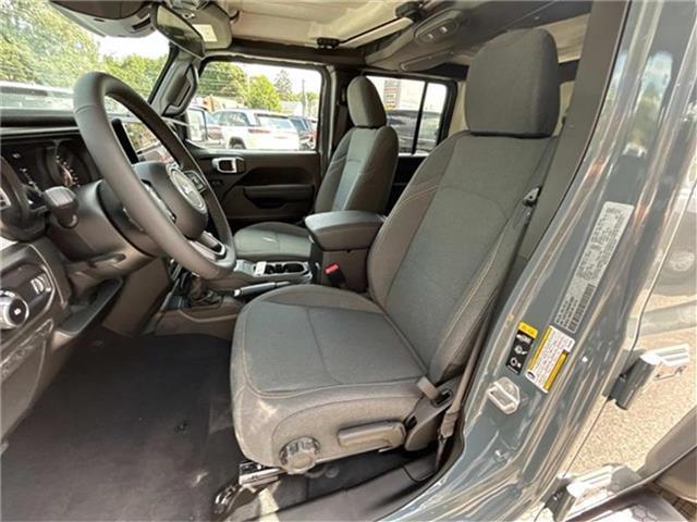 new 2025 Jeep Wrangler car, priced at $46,070