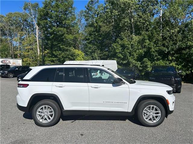 new 2025 Jeep Grand Cherokee car, priced at $39,825