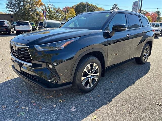 used 2022 Toyota Highlander car, priced at $37,995