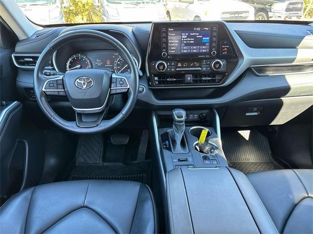 used 2022 Toyota Highlander car, priced at $37,995
