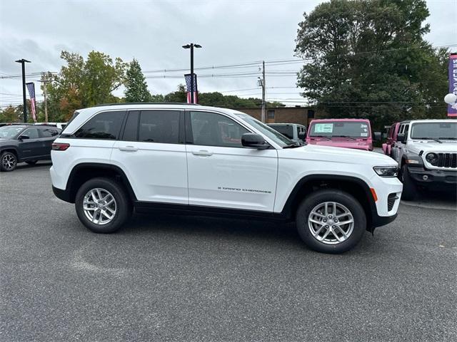 new 2025 Jeep Grand Cherokee car, priced at $37,580