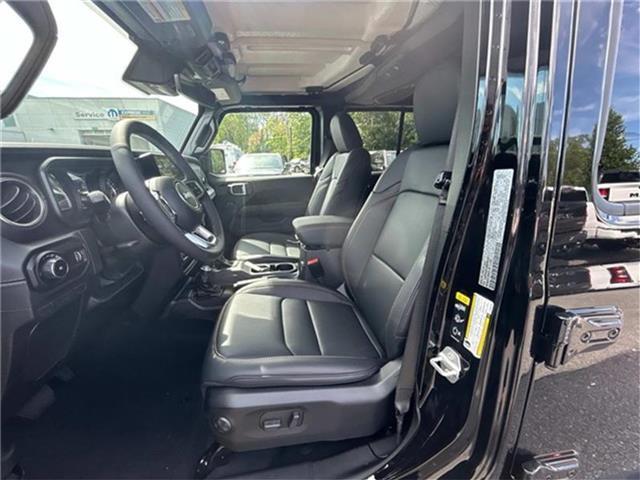 new 2025 Jeep Wrangler car, priced at $53,322