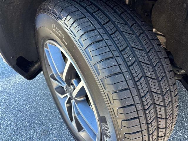 used 2021 Jeep Grand Cherokee car, priced at $27,022