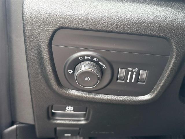 used 2023 Jeep Grand Cherokee car, priced at $36,995
