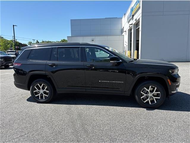 new 2024 Jeep Grand Cherokee L car, priced at $51,295