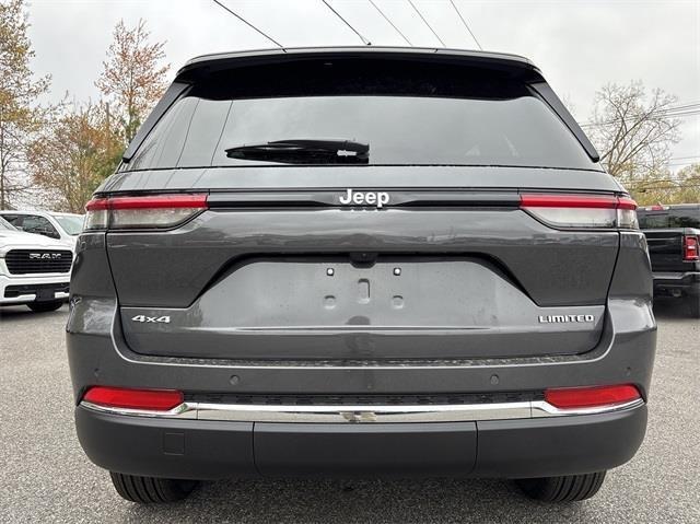 new 2024 Jeep Grand Cherokee car, priced at $43,195