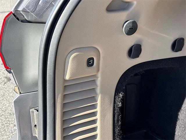 used 2015 Jeep Grand Cherokee car, priced at $15,995