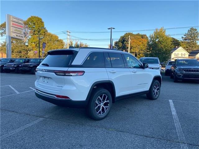 new 2025 Jeep Grand Cherokee car, priced at $43,100