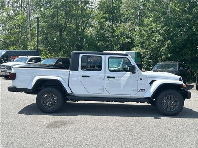 new 2025 Jeep Gladiator car, priced at $46,158