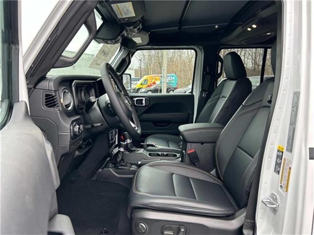 new 2025 Jeep Wrangler car, priced at $54,662