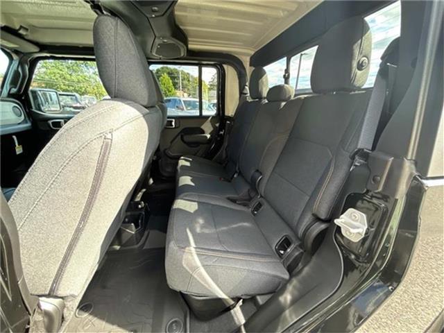 new 2025 Jeep Gladiator car, priced at $47,675