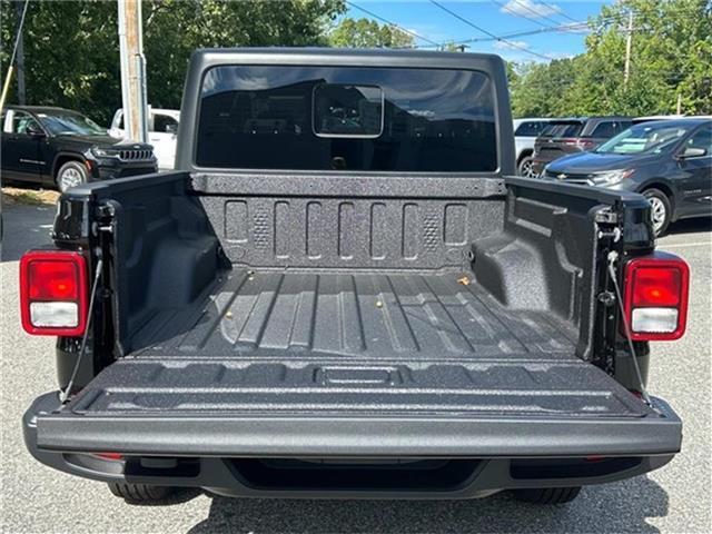 new 2025 Jeep Gladiator car, priced at $47,675