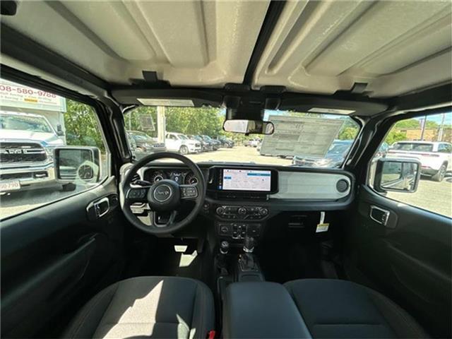 new 2025 Jeep Gladiator car, priced at $47,675