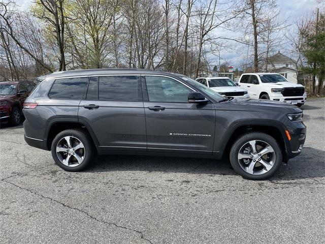 new 2024 Jeep Grand Cherokee L car, priced at $52,180