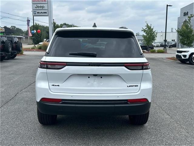 new 2025 Jeep Grand Cherokee car, priced at $45,875