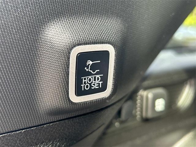 used 2025 Jeep Grand Cherokee car, priced at $41,997