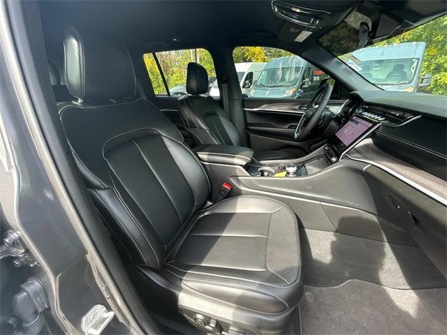 used 2025 Jeep Grand Cherokee car, priced at $41,997