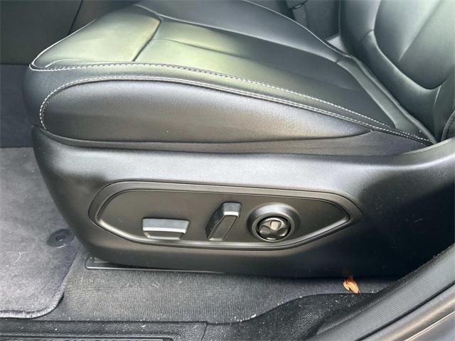 used 2025 Jeep Grand Cherokee car, priced at $41,997