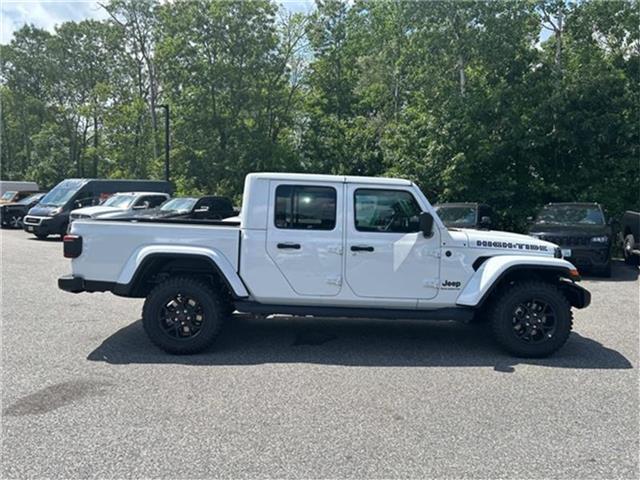 new 2025 Jeep Gladiator car, priced at $48,477