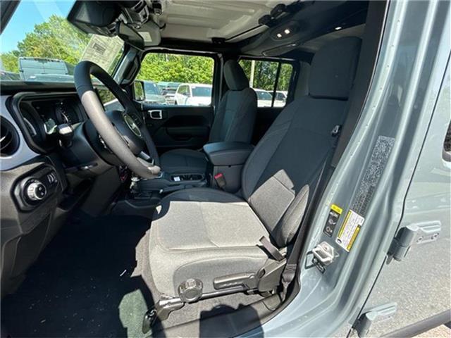 new 2025 Jeep Gladiator car, priced at $48,732