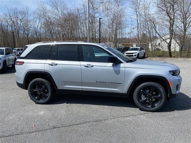 new 2024 Jeep Grand Cherokee car, priced at $50,210