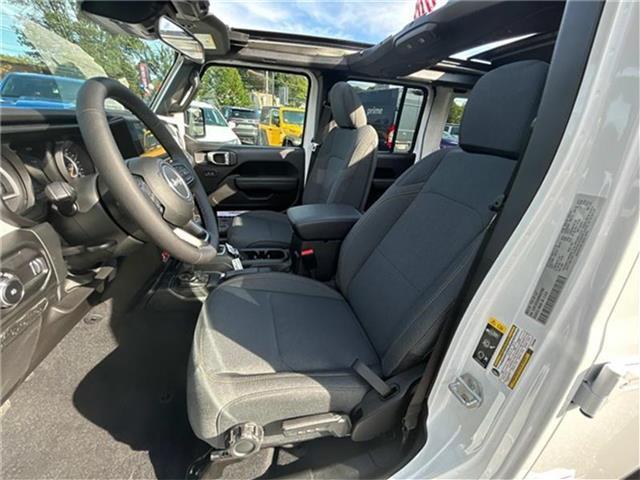 new 2025 Jeep Wrangler car, priced at $55,520