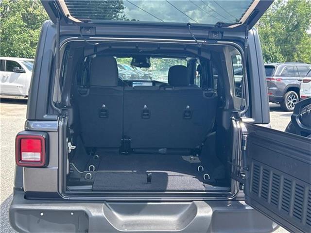 new 2025 Jeep Wrangler car, priced at $46,070