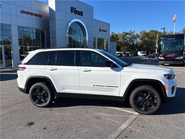 new 2025 Jeep Grand Cherokee car, priced at $44,030