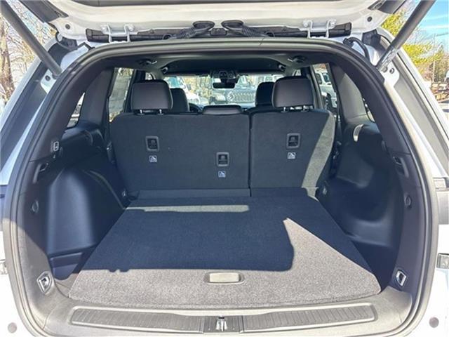 new 2025 Jeep Grand Cherokee car, priced at $40,101